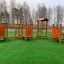 Trixie Barrierefreie Spielplatz mit verschiedenen Spielflächen und Kletterelementen aus Holz für Kin