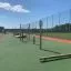 Henkeln Spielplatzgerät aus Holz und Metall für Kletterübungen beim Outdoor-Training