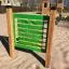Finde Paare Spieltafel für Kinder auf Spielplatz im Sand