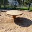 Holztisch für Kinder ⌀ 80 cm im Sandspielbereich auf Spielplatz