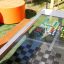 Hpl Bank & Spieltisch mit integriertem Schach- und Mühlespiel, robust und wetterfest für den Aussenb