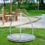 Biene Drehkarussell-Spielgerät auf Spielplatz mit Metallgriff und runder Plattform