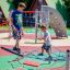 Spielplatz-Klettergerät Wonderland Trimm-dich-Pfad mit Seilnetz und Balancierbalken