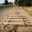 Klettergerät Hip Hop aus Holz im Outdoor-Spielplatz.