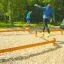 Balance Spielplatz-Trainingsgerät aus Holz zur Koordination und Balanceübung.