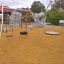 Doppel Reifenschaukel Solaris mit schwarzem Reifen auf modernem Spielplatz