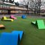 Sofa Lounge in bunte Farben als modernes Outdoor-Spielplatzmöbelstück aus Metall